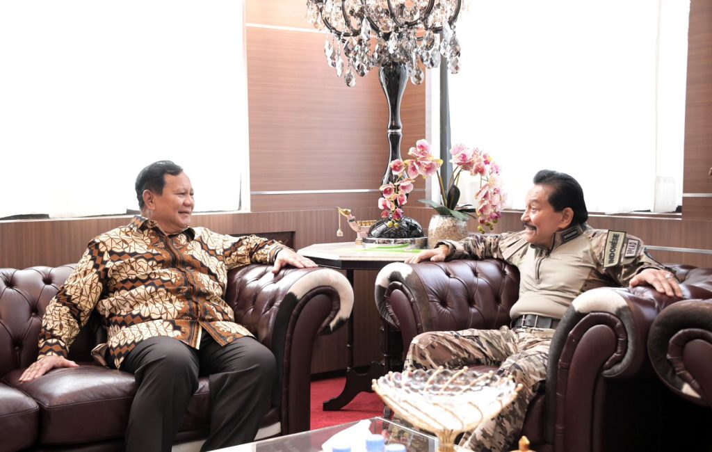 Menhan Prabowo berkunjung ke kediaman Jenderal TNI (Purn) AM Hendropriyono