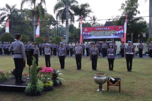 2 Perwira dan 29 Bintara Polresta Magelang Raih Kenaikan Pangkat dan Pangkat Pengabdian: Meraih Puncak Prestasi dalam Pelayanan Masyarakat