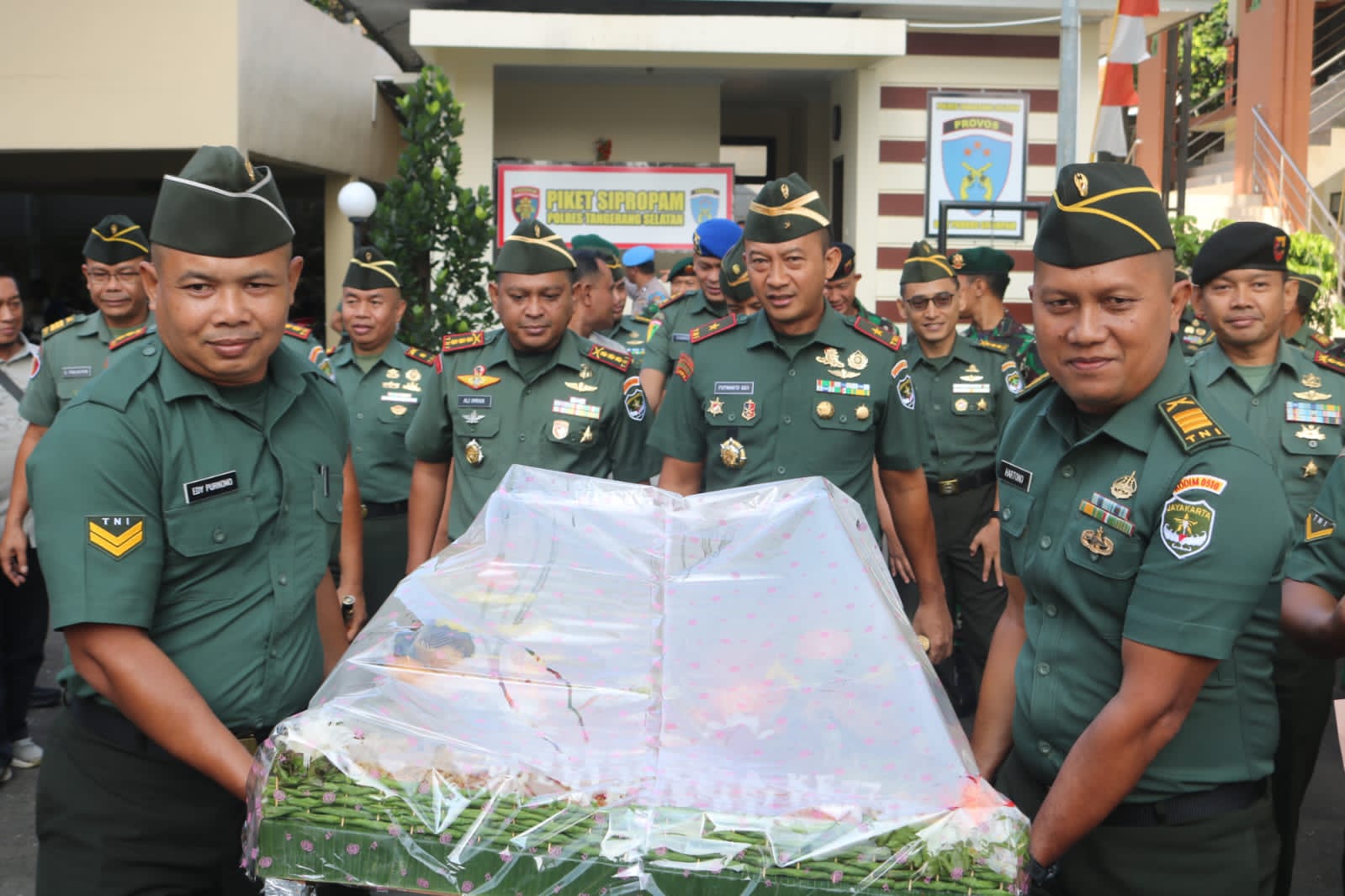 Danrem 052/Wkr Hadirkan Kejutan Spesial untuk Polres Tangerang Selatan dalam Perayaan HUT Bhayangkara ke-77
