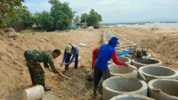 Desa Boncong Bancar Tuban Bangun Tanggul Laut untuk Cegah Abrasi Pantai